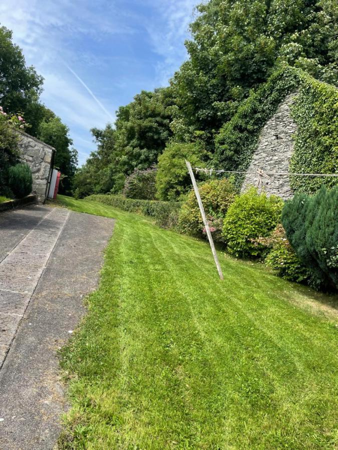 Apartamento Large Townhouse With Gardens Kingscourt Exterior foto