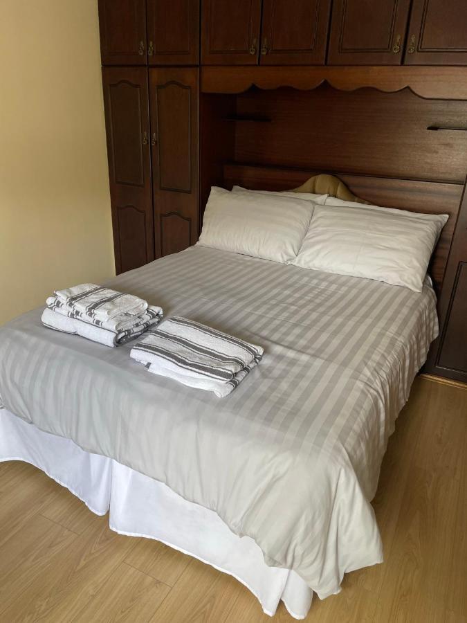 Apartamento Large Townhouse With Gardens Kingscourt Exterior foto