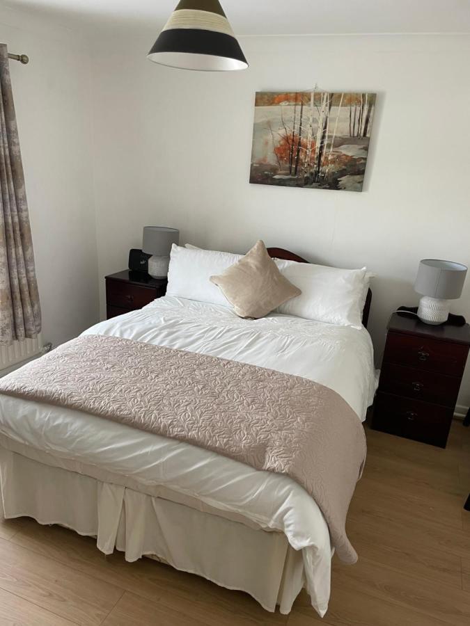 Apartamento Large Townhouse With Gardens Kingscourt Exterior foto