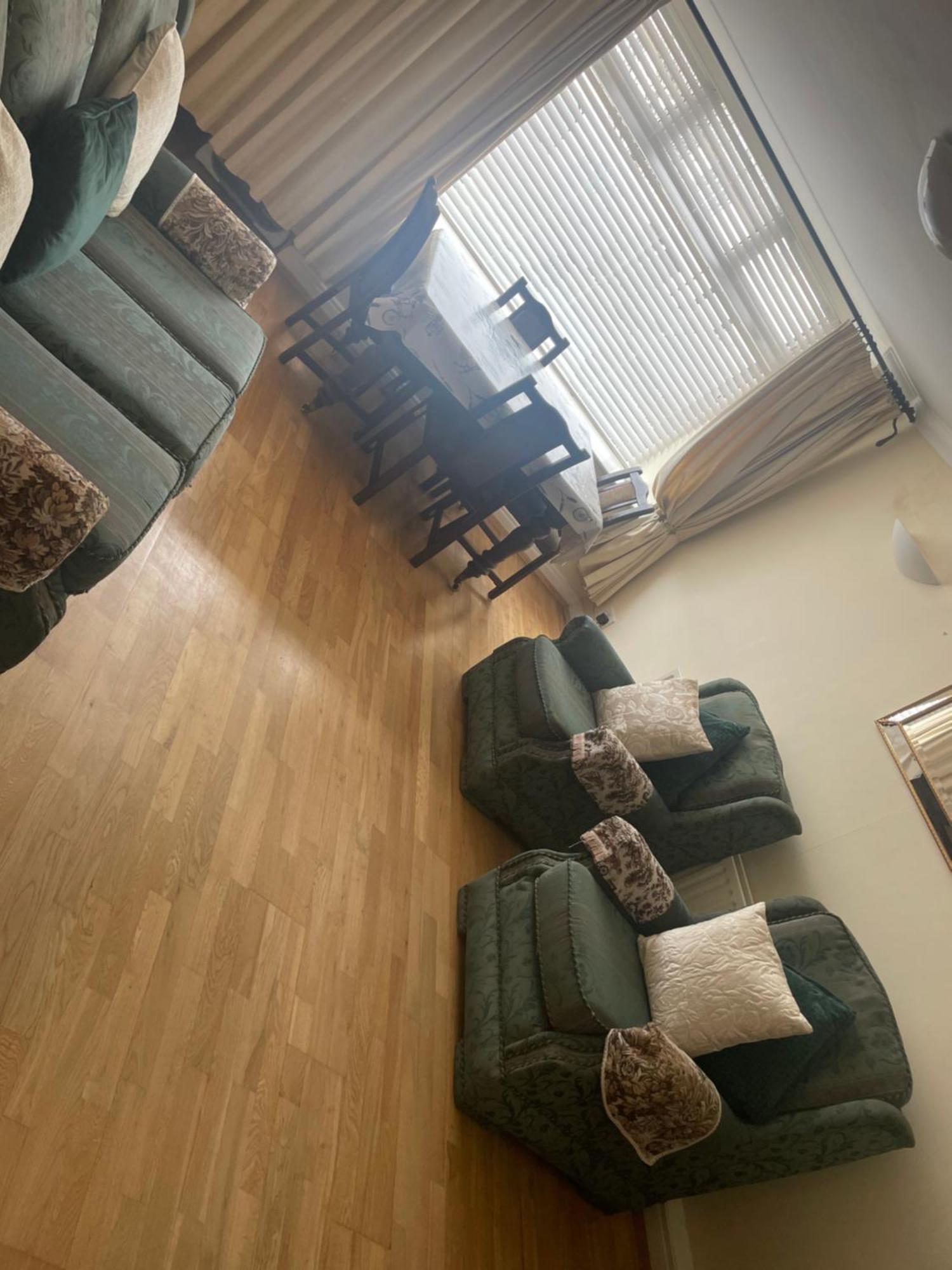 Apartamento Large Townhouse With Gardens Kingscourt Exterior foto